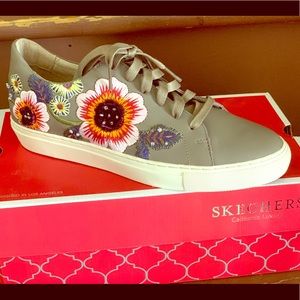 Sketchers - Floral stitching
